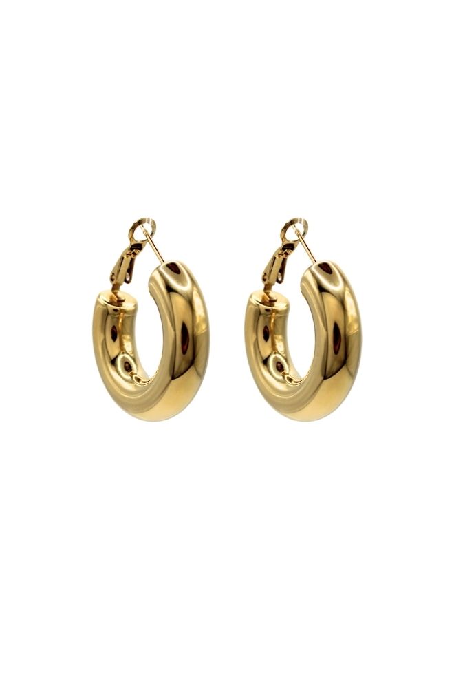 Pendientes Volcancitos con forma de aro grueso y acabado dorado brillante sobre fondo blanco.